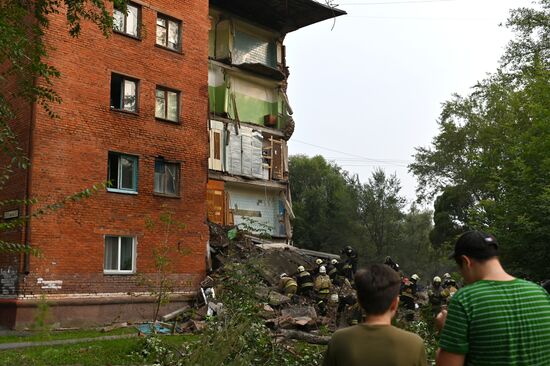 Обрушение жилого дома в Омске