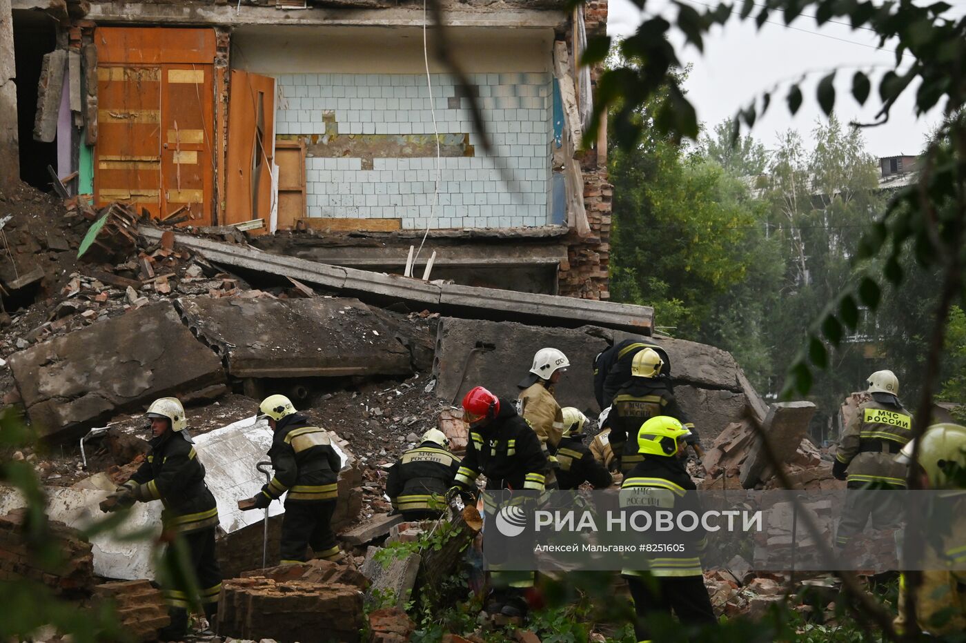 Обрушение жилого дома в Омске