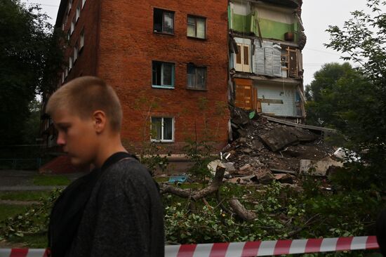 Обрушение жилого дома в Омске