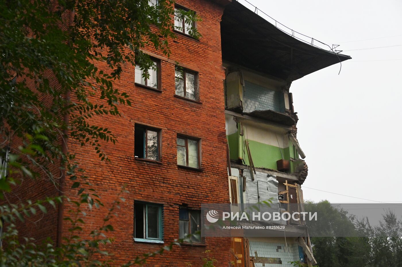 Обрушение жилого дома в Омске