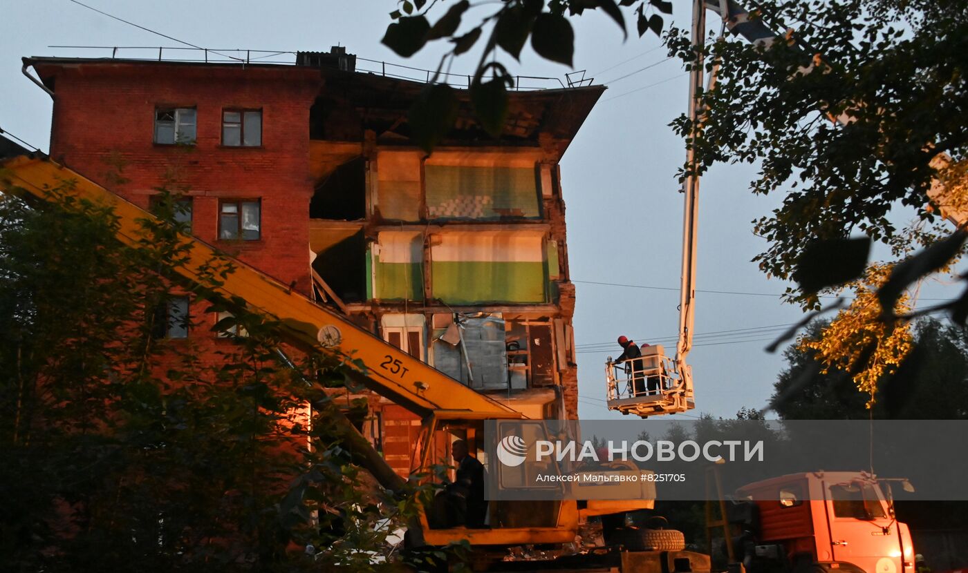 Обрушение жилого дома в Омске