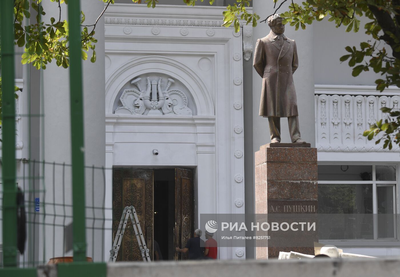 Повседневная жизнь в Мариуполе