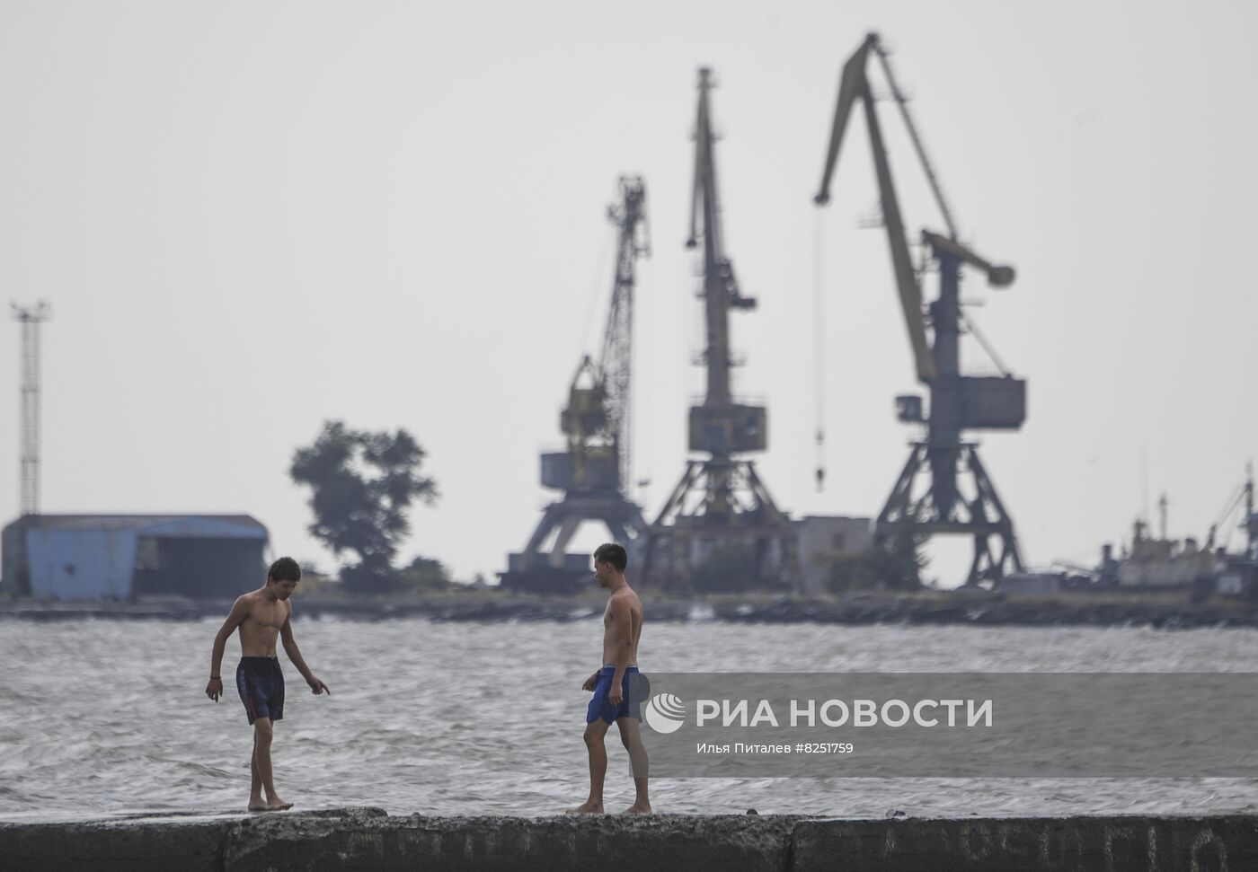 Повседневная жизнь в Мариуполе