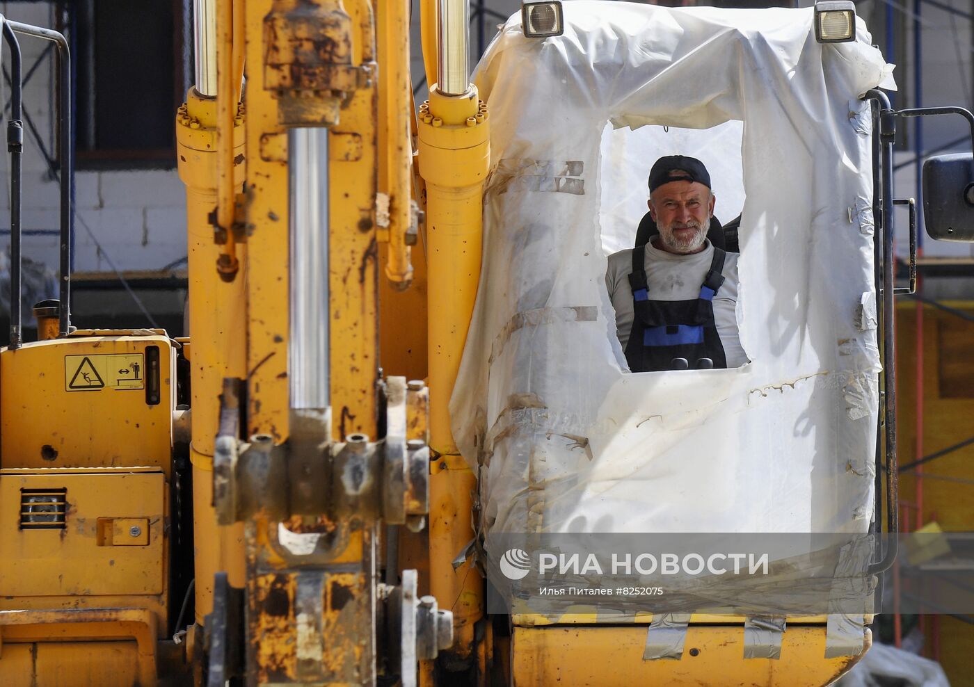 Строительство жилых домов бригадами ВСК МО РФ в Мариуполе