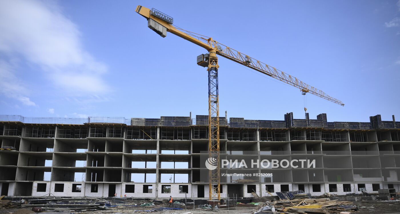 Строительство жилых домов бригадами ВСК МО РФ в Мариуполе