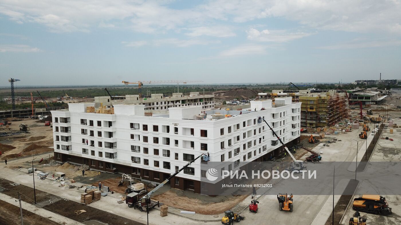 Строительство жилых домов бригадами ВСК МО РФ в Мариуполе