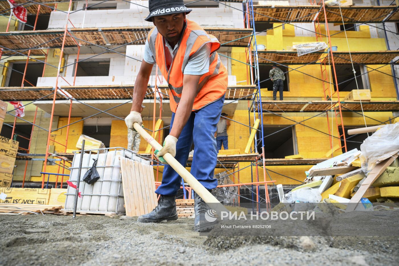 Строительство жилых домов бригадами ВСК МО РФ в Мариуполе