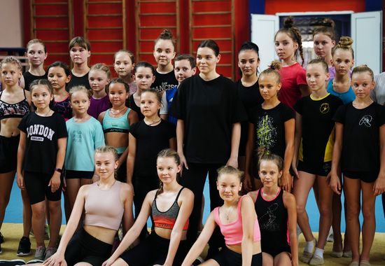 Спортсмены из РФ провели мастер-классы для детей в Луганске