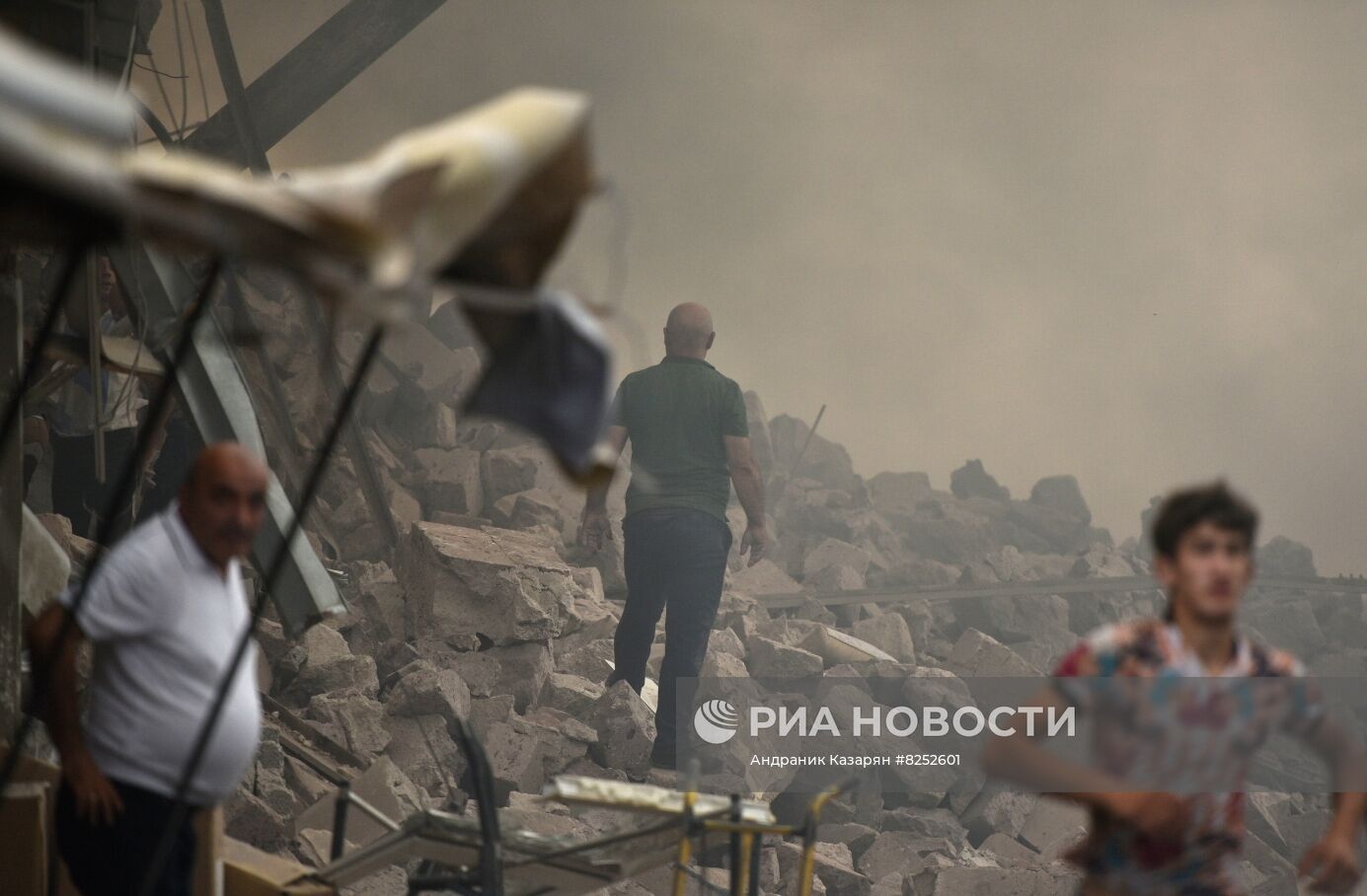 В ТЦ "Сурмалу" в Ереване произошёл взрыв