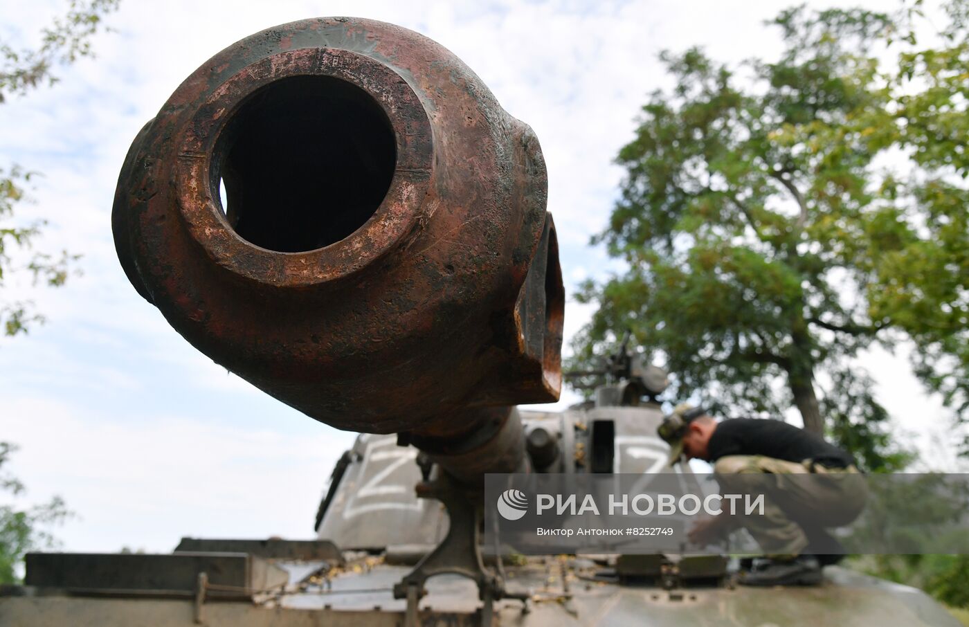 Работа экипажа 2С3 "Акация" в ходе спецоперации на Украине