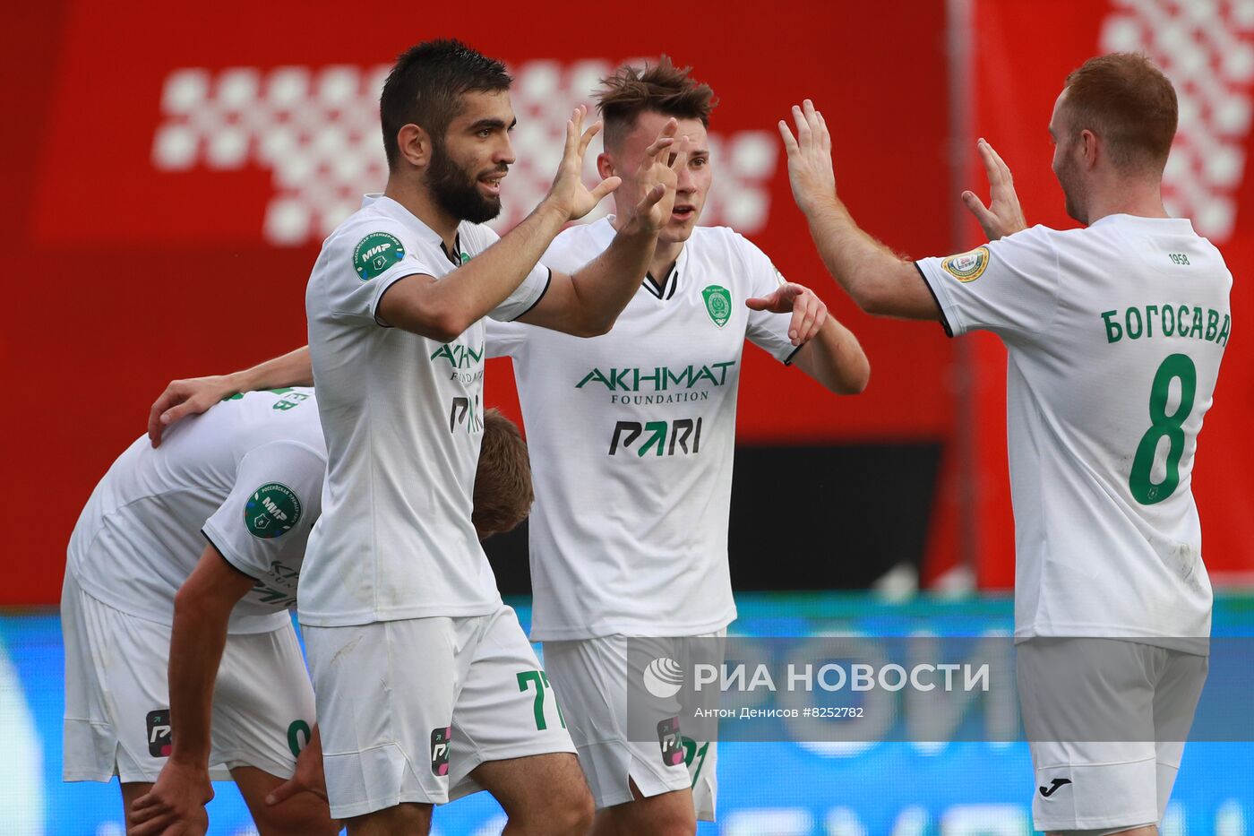 Футбол. РПЛ. Матч "Химки" - "Ахмат"