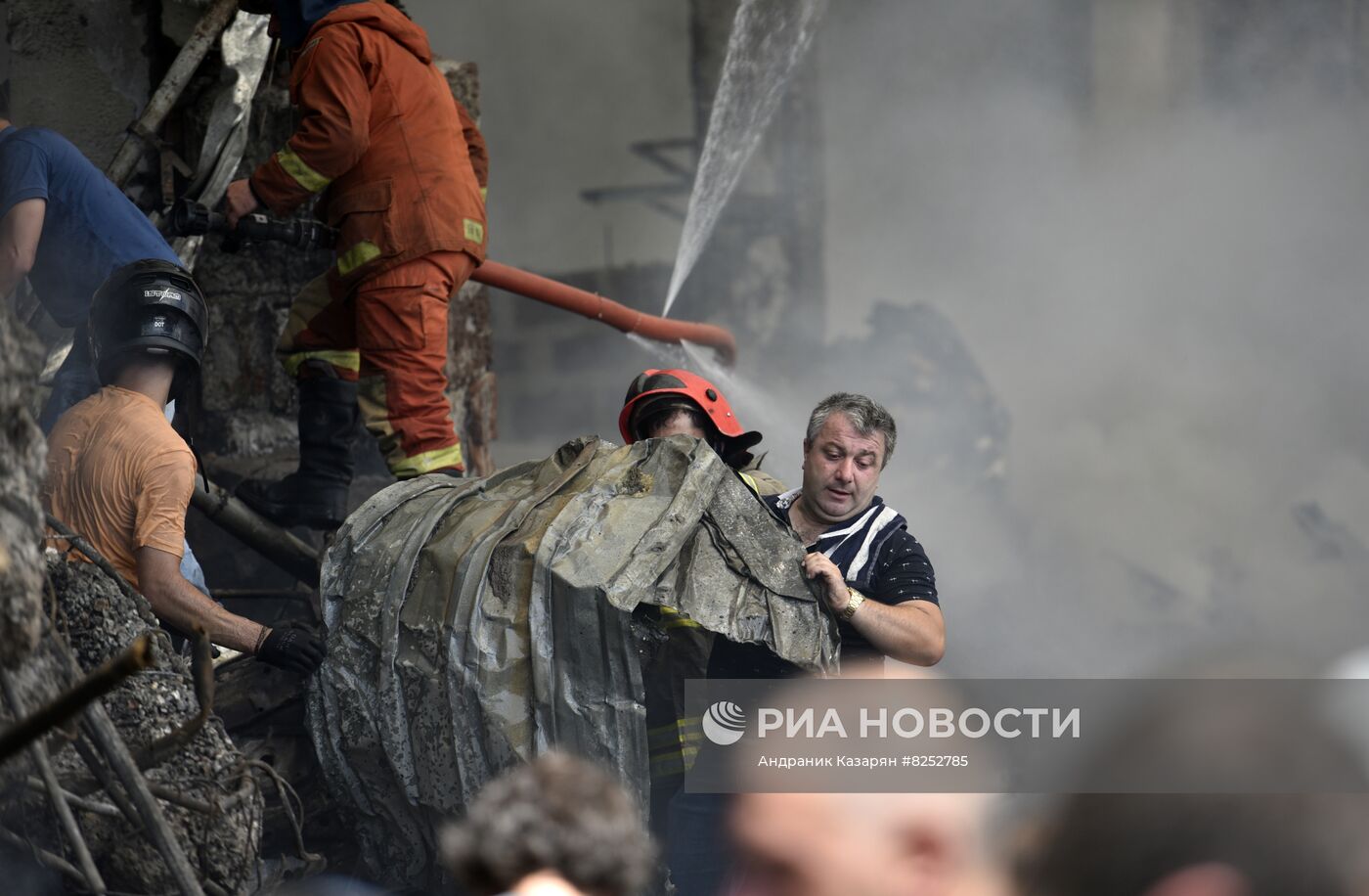 В ТЦ "Сурмалу" в Ереване произошёл взрыв