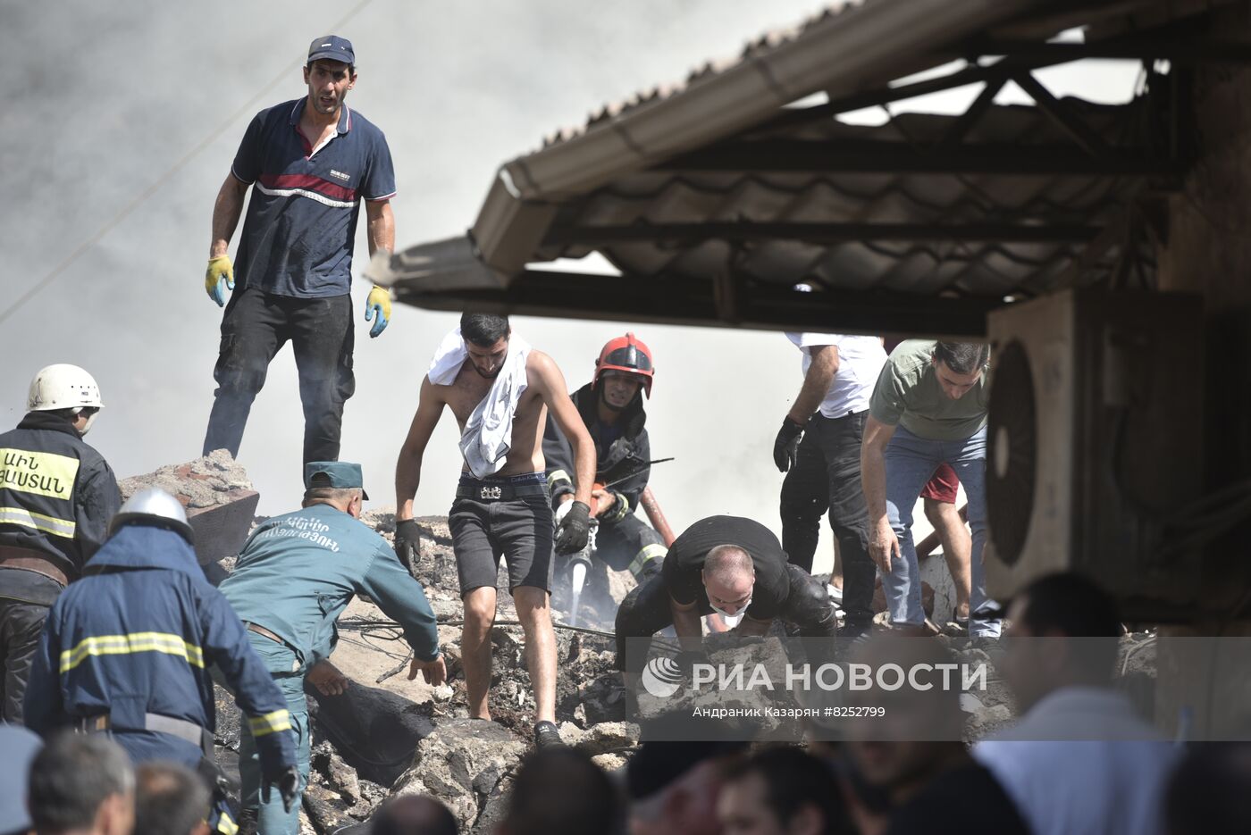 В ТЦ "Сурмалу" в Ереване произошёл взрыв