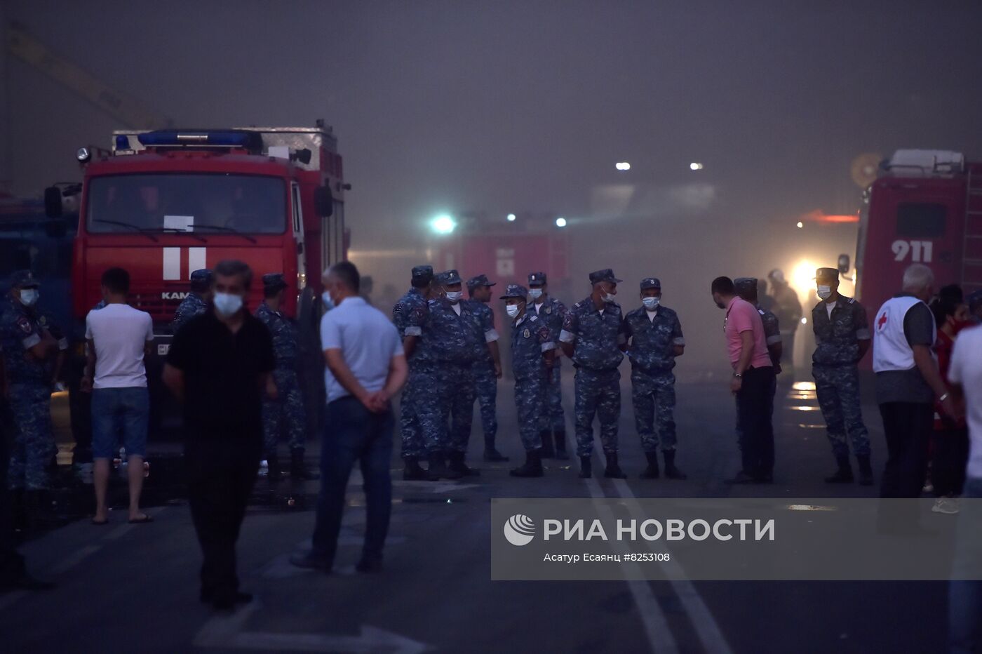 В ТЦ "Сурмалу" в Ереване произошёл взрыв