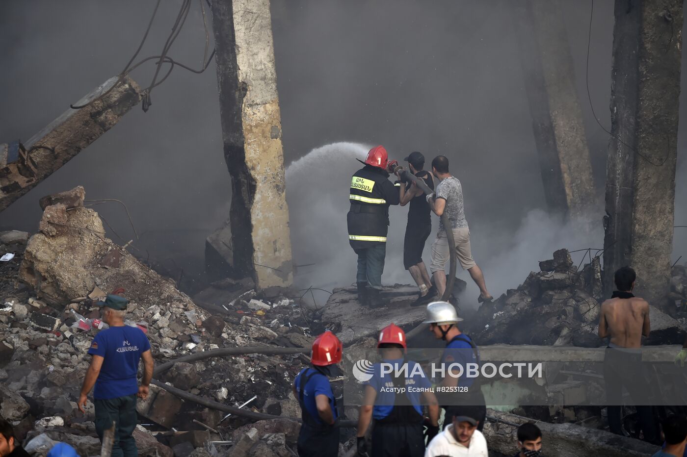 В ТЦ "Сурмалу" в Ереване произошёл взрыв