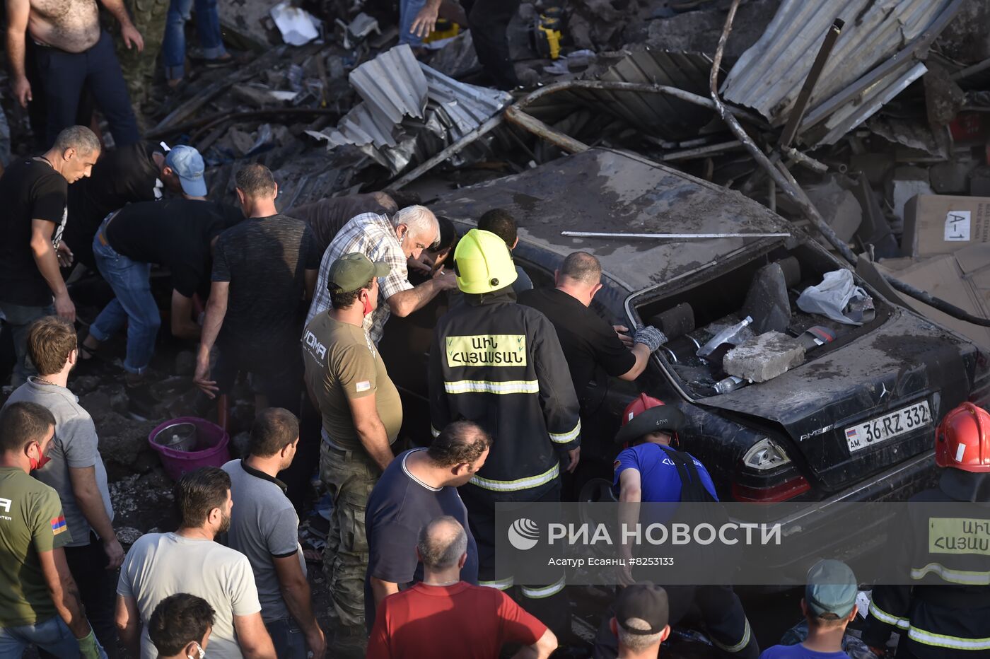 В ТЦ "Сурмалу" в Ереване произошёл взрыв