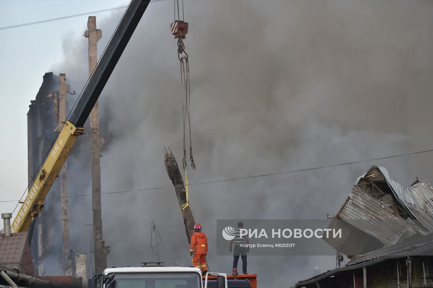 В ТЦ "Сурмалу" в Ереване произошёл взрыв