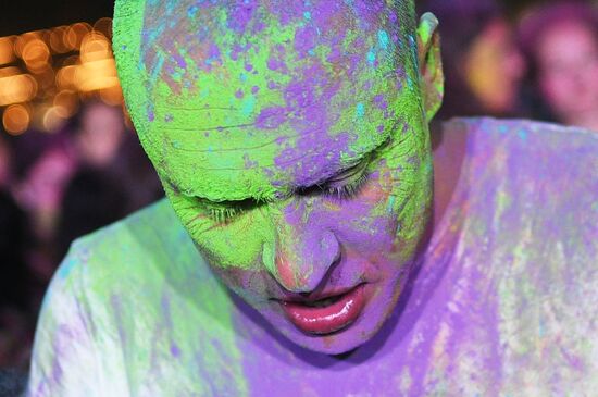Праздник красок Холи