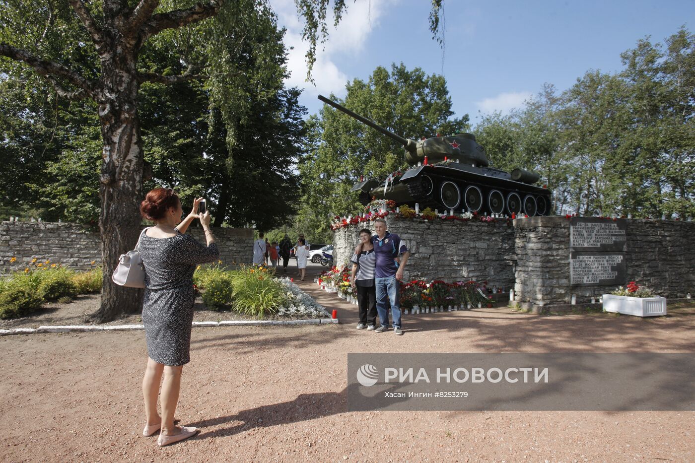 Танк-памятник Т-34 в Нарве