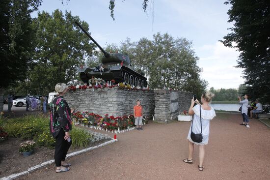 Танк-памятник Т-34 в Нарве