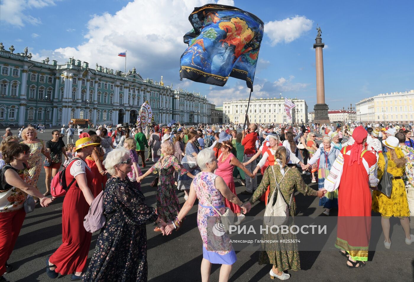 Фестиваль "Хороводы России" в Санкт-Петербурге