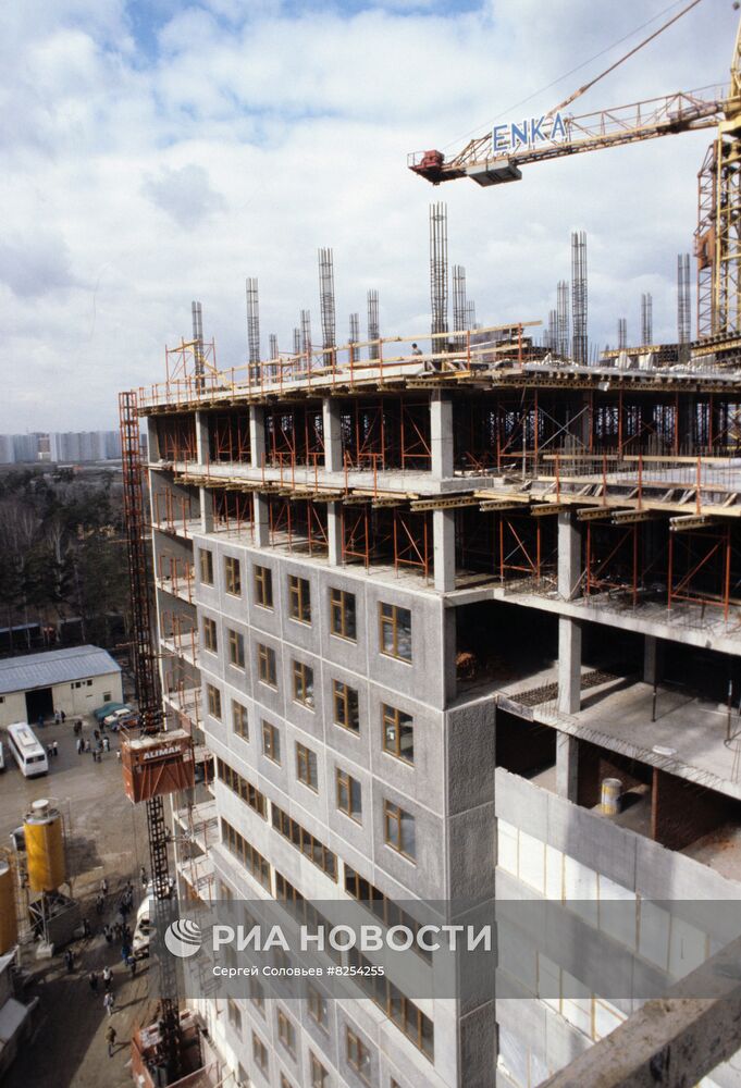 Турецкая фирма "Enka" на московской стройке