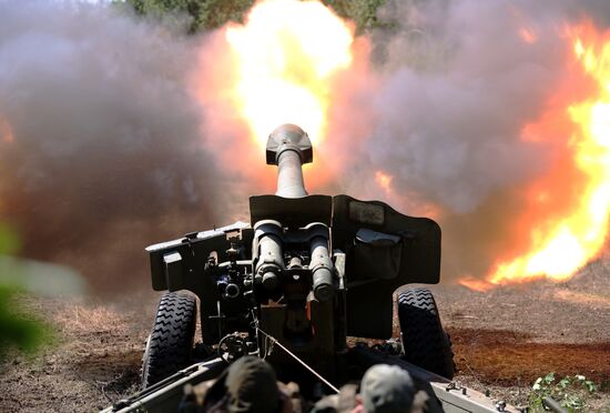 Работа артиллерии НМ ДНР на Авдеевском направлении
