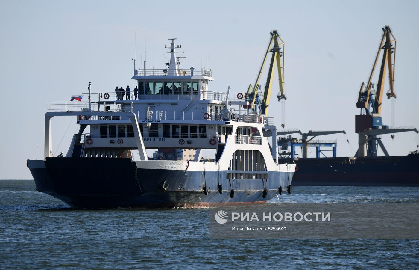 Прибытие парома "Лаврентий" из Ейска в Мариуполь