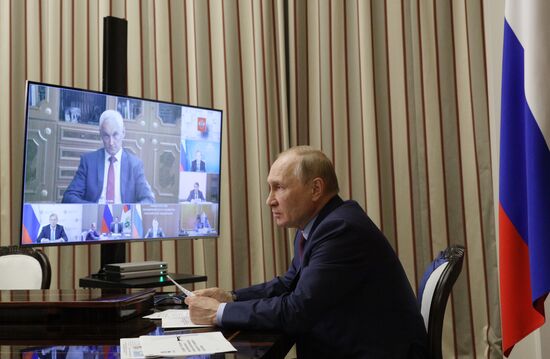 Президент РФ В. Путин провел совещание по вопросам развития судостроительной промышленности