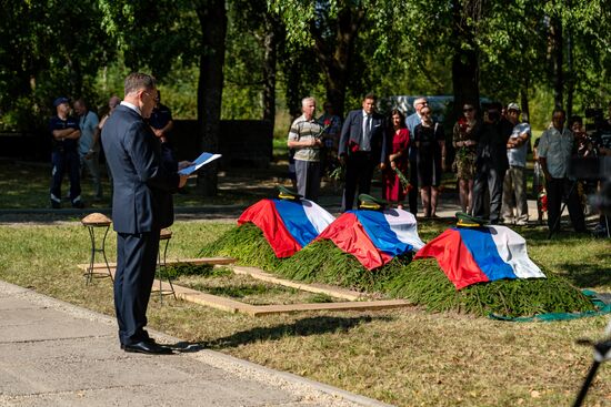 Перезахоронение праха советских воинов в Латвии