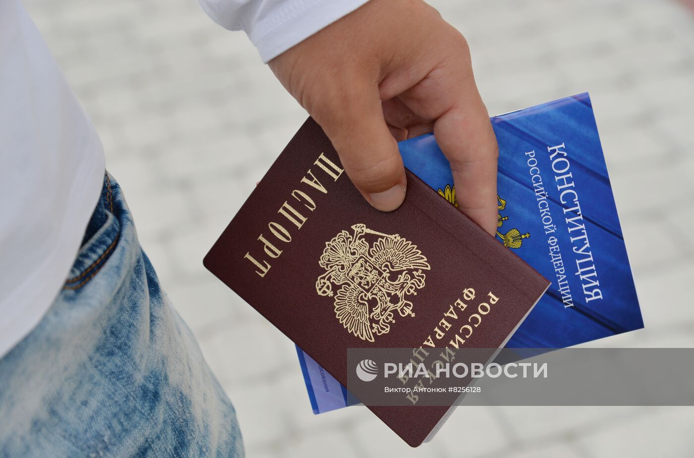 Выдача российских паспортов в Купянске