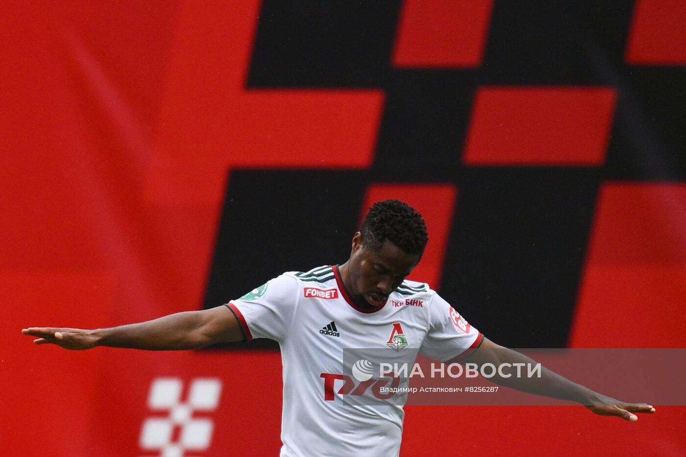 Футбол. РПЛ. Матч "Химки" - "Локомотив"