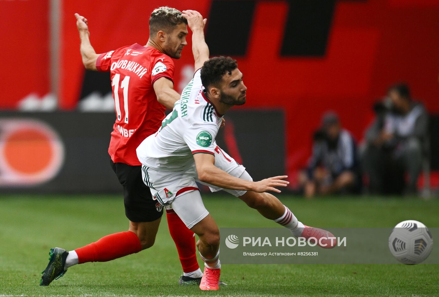 Футбол. РПЛ. Матч "Химки" - "Локомотив"