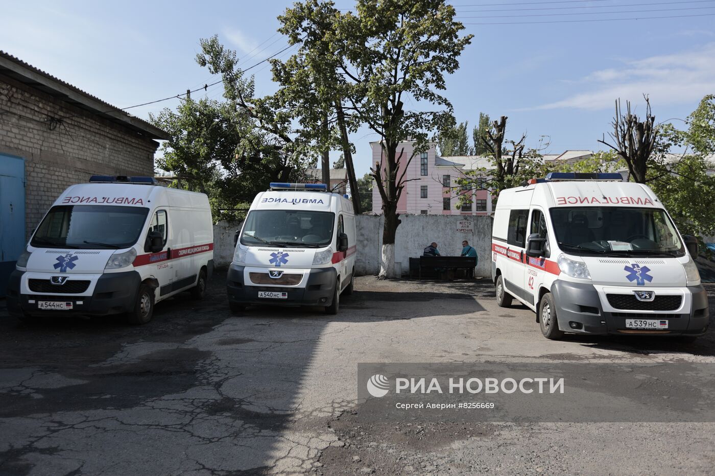 Работа бригады скорой помощи в Горловке