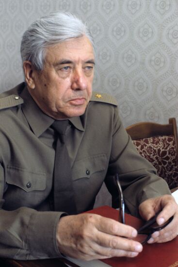 Генерал-майор авиации Борис Суриков