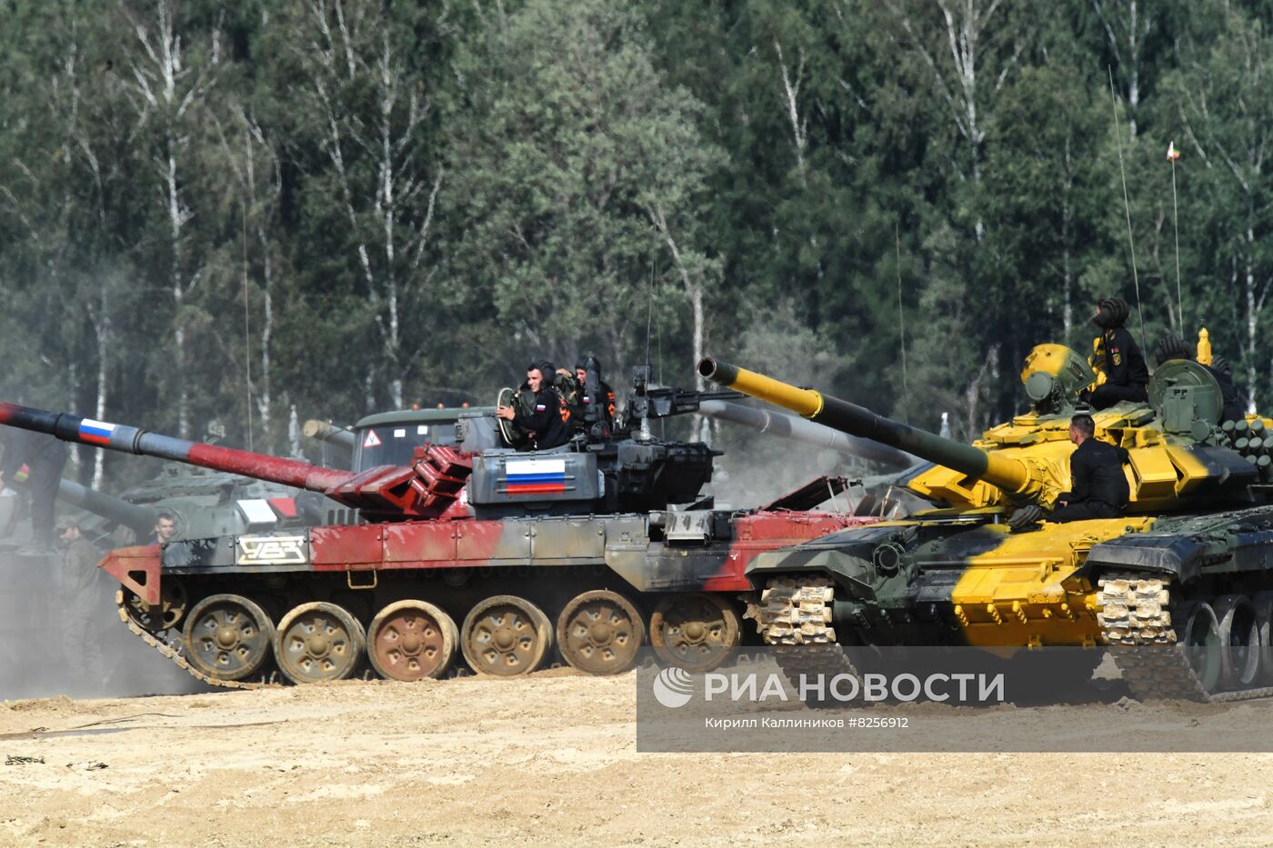 Форум "Армия-2022". Танковый биатлон 