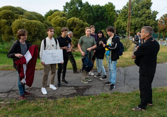 Акция протеста в Риге против сноса памятника советским воинам 