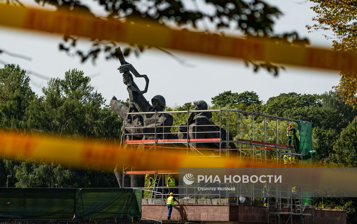 Снос памятника Освободителям Риги