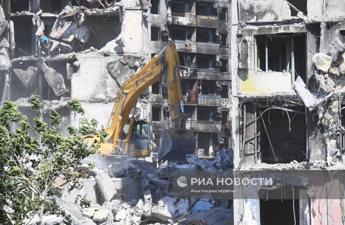 Снос аварийных жилых домов в Мариуполе
