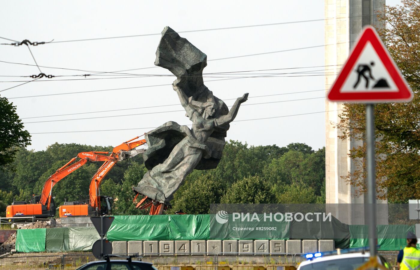 Снос памятника Освободителям Риги 