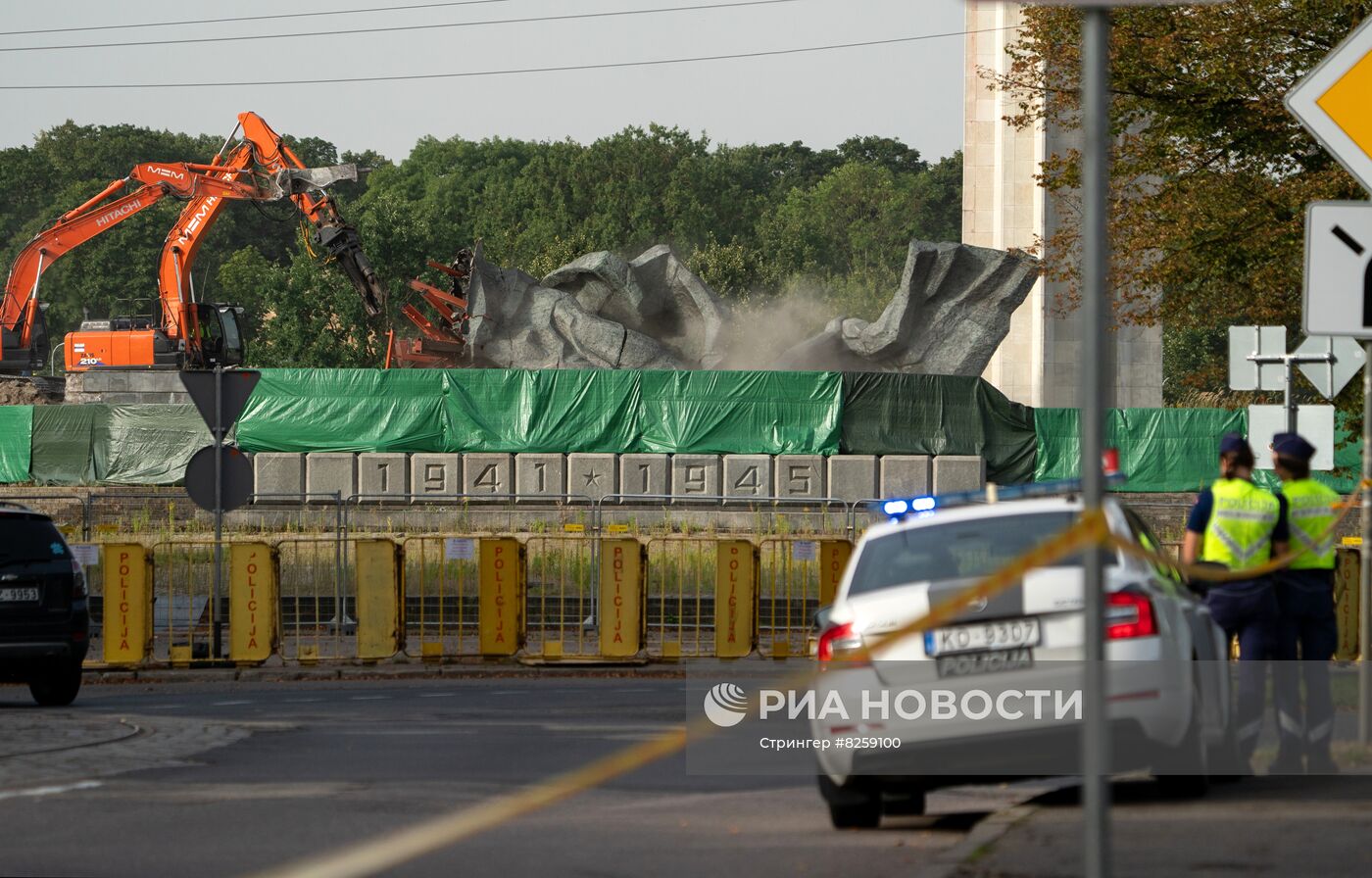 Снос памятника Освободителям Риги 