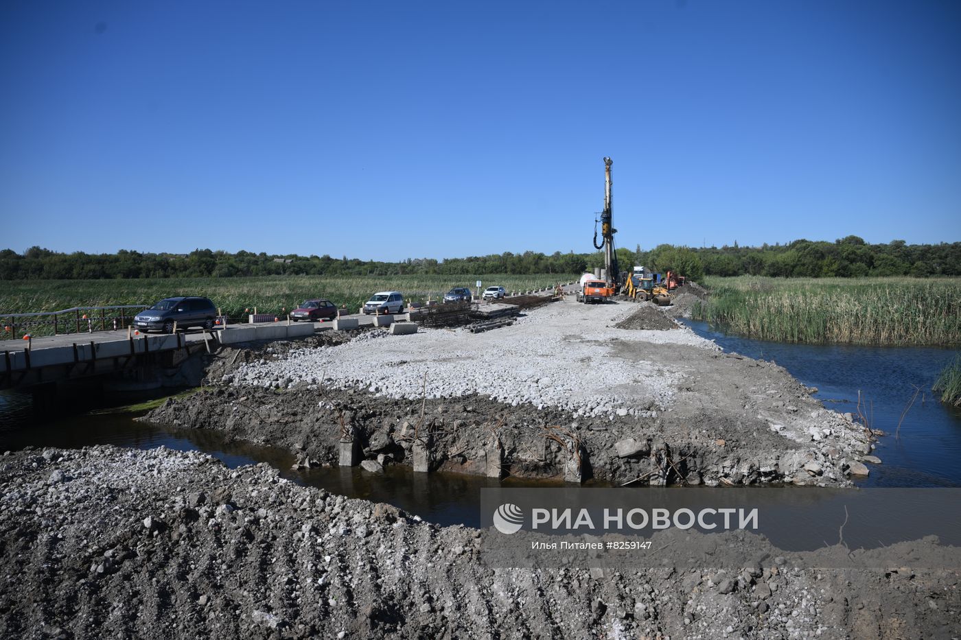 Восстановление моста в ДНР строителями из РФ