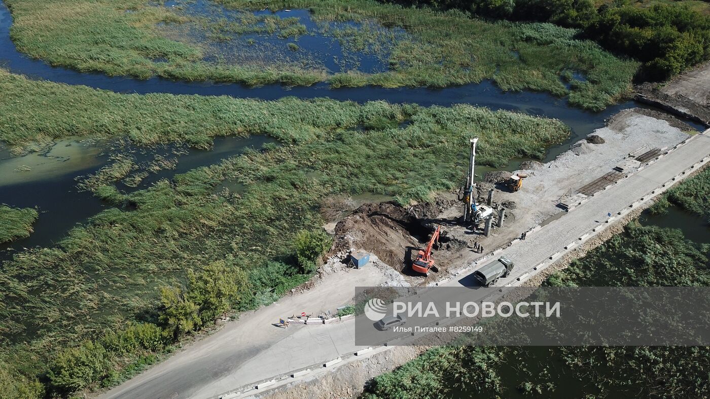 Восстановление моста в ДНР строителями из РФ