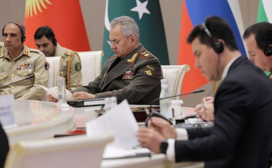 Рабочий визит министра обороны РФ С. Шойгу в Узбекистан 