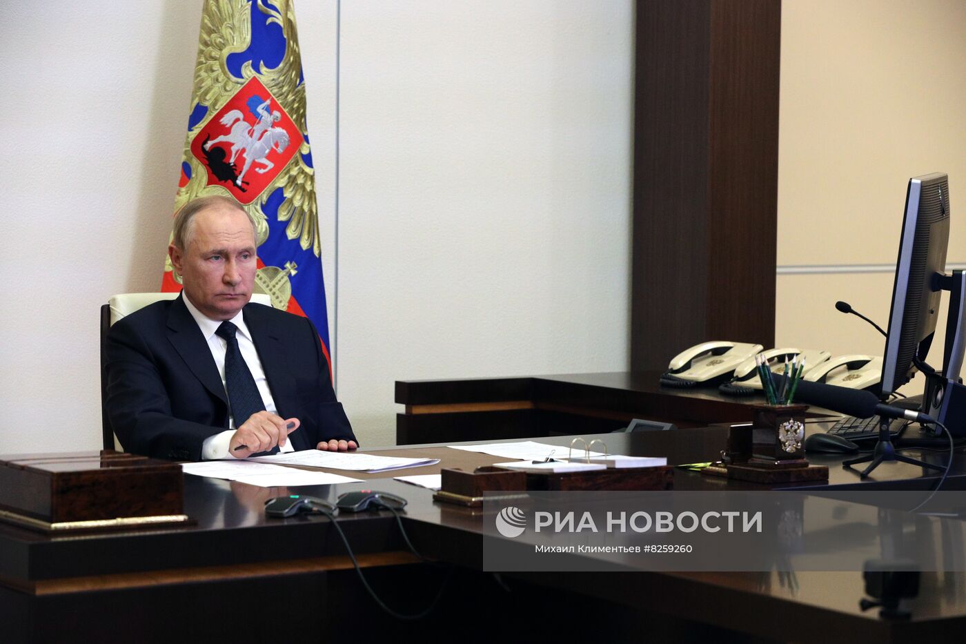 Президент РФ В. Путин провел совещание о ликвидации природных пожаров
