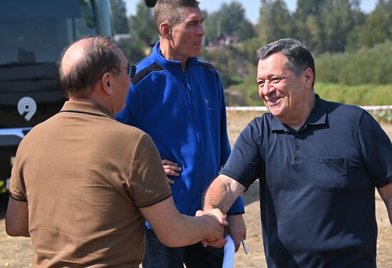 Вице-премьер Д. Григоренко, глава МЧС А. Куренков и мэр Москвы С. Собянин посетили регионы, страдающие от пожаров