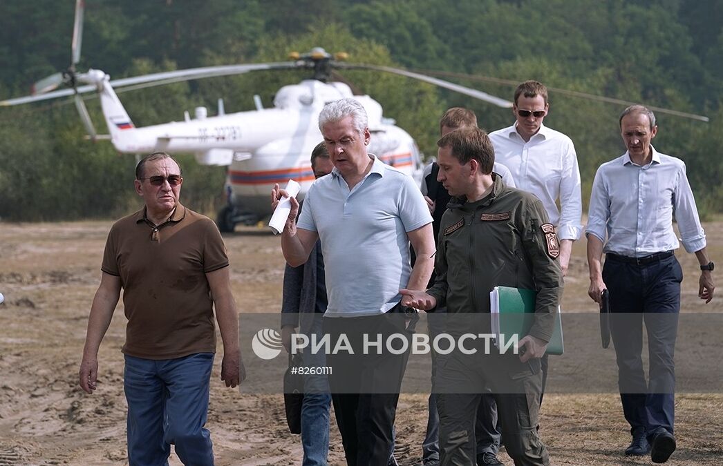 Вице-премьер Д. Григоренко, глава МЧС А. Куренков и мэр Москвы С. Собянин посетили регионы, страдающие от пожаров