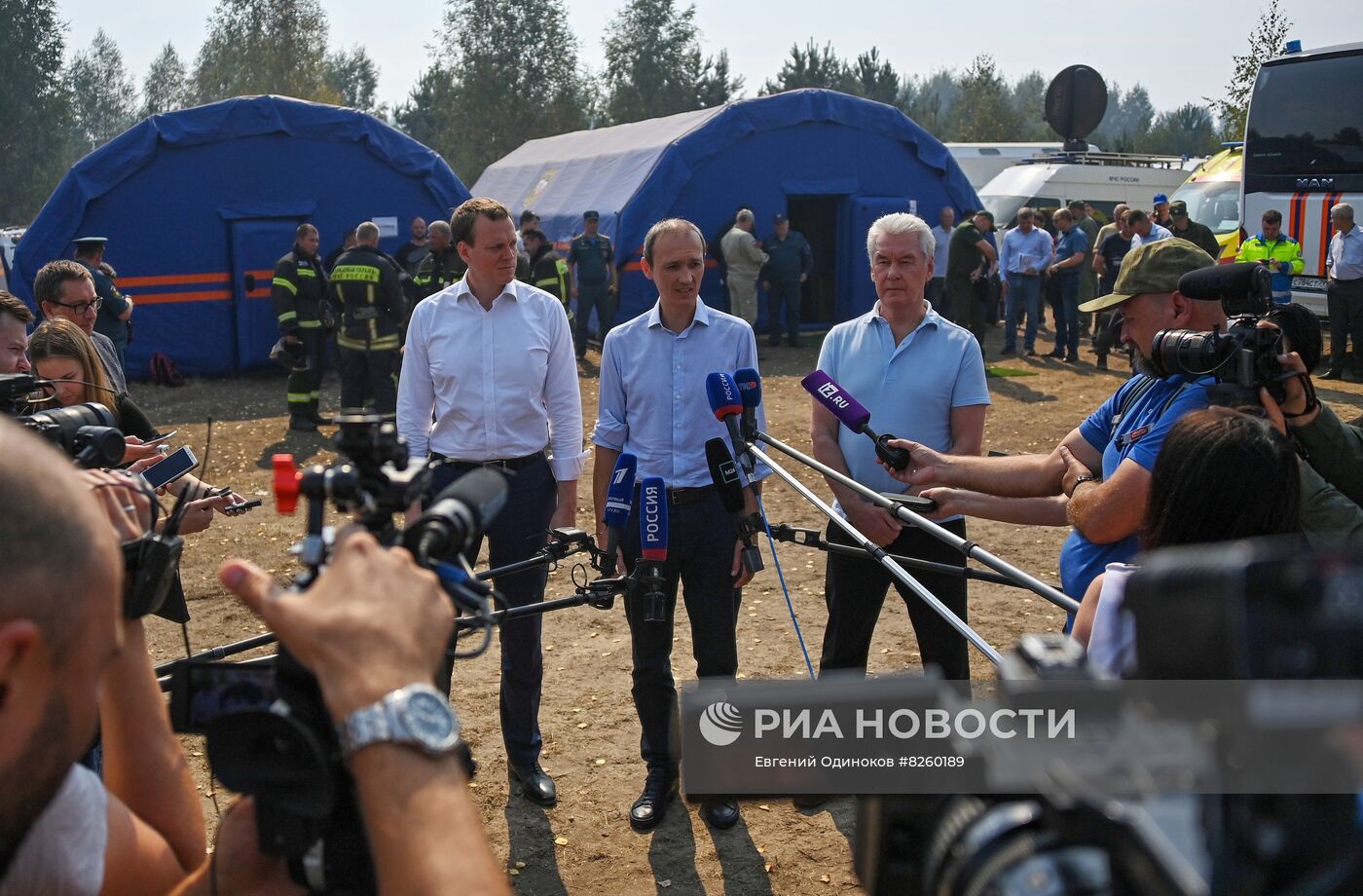 Вице-премьер Д. Григоренко, глава МЧС А. Куренков и мэр Москвы С. Собянин посетили регионы, страдающие от пожаров