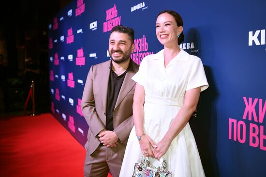 Премьера сериала "Жизнь по вызову"