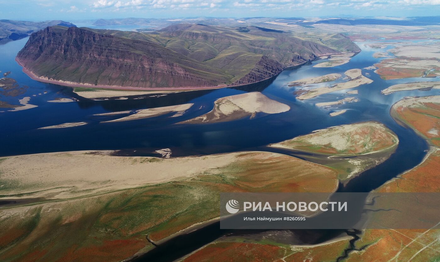 Река Енисей обмелела в Красноярском крае